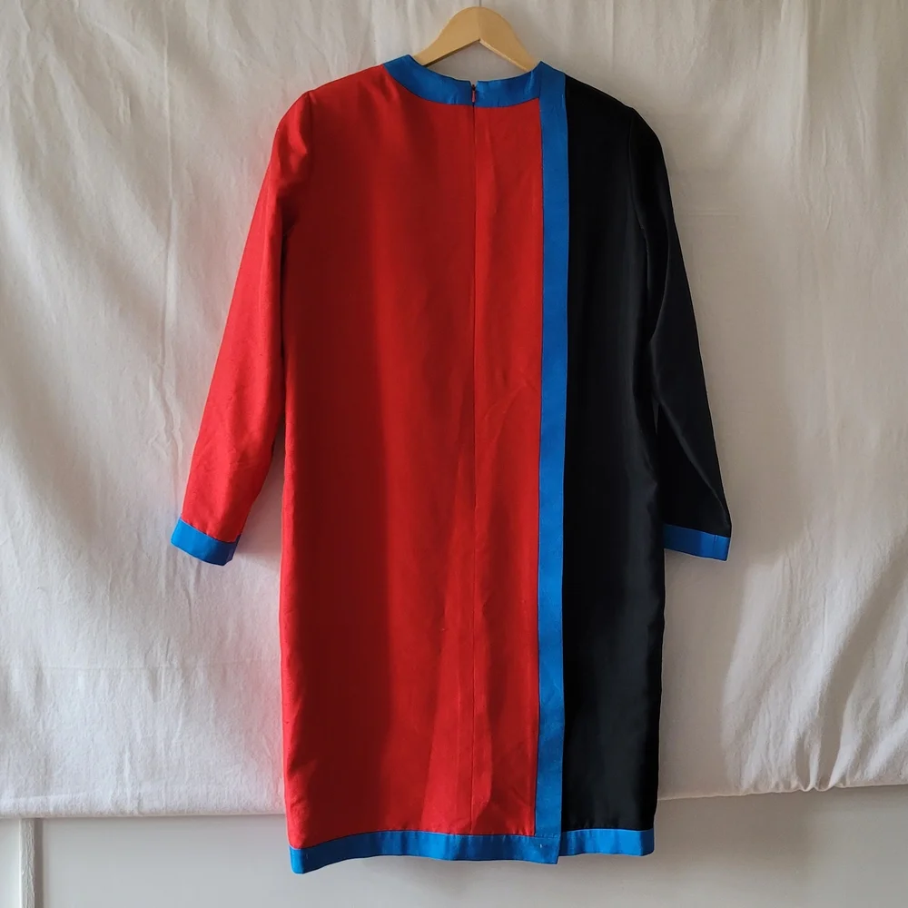 100% Silk Vintage Colorblock Shift Dress in Black, Red & Teal - Picture 4 of 4